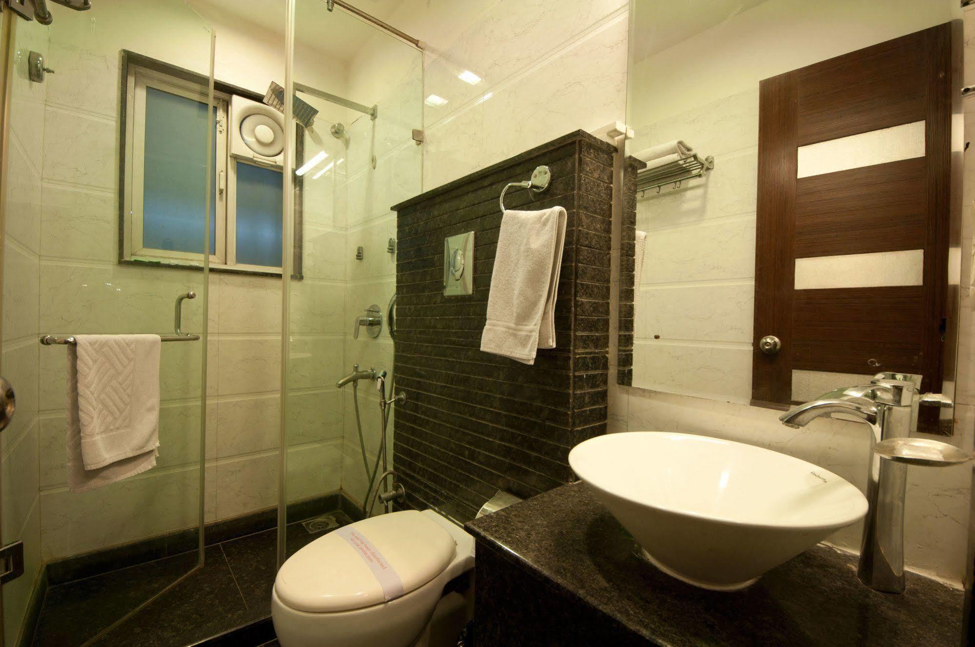 Hotel Amaltas International - Delhi-16 Νέο Δελχί Εξωτερικό φωτογραφία