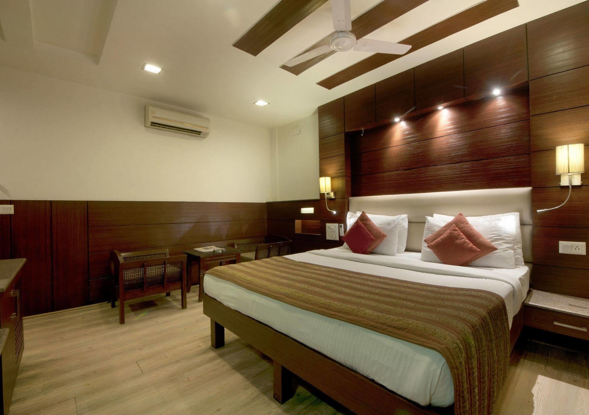 Hotel Amaltas International - Delhi-16 Νέο Δελχί Εξωτερικό φωτογραφία