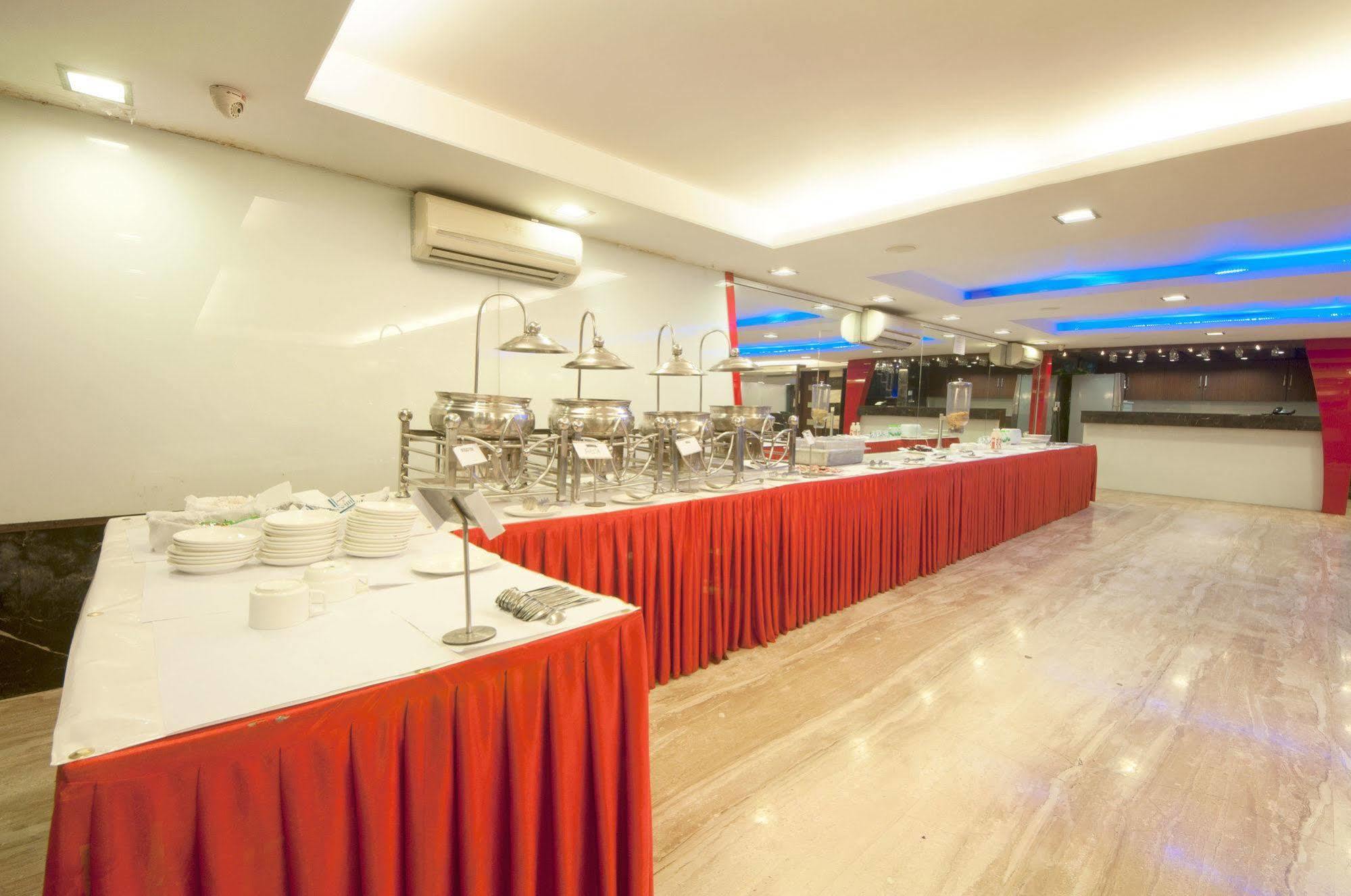 Hotel Amaltas International - Delhi-16 Νέο Δελχί Εξωτερικό φωτογραφία