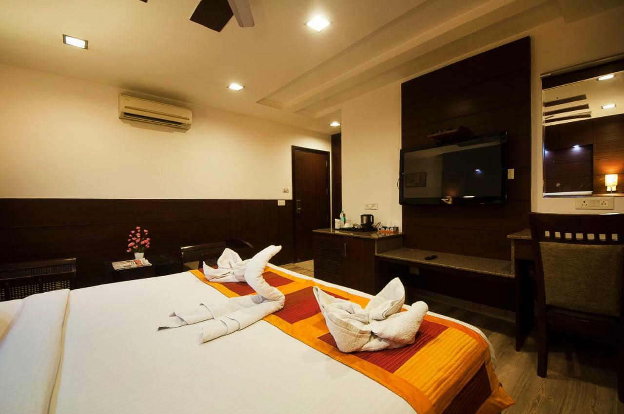 Hotel Amaltas International - Delhi-16 Νέο Δελχί Εξωτερικό φωτογραφία